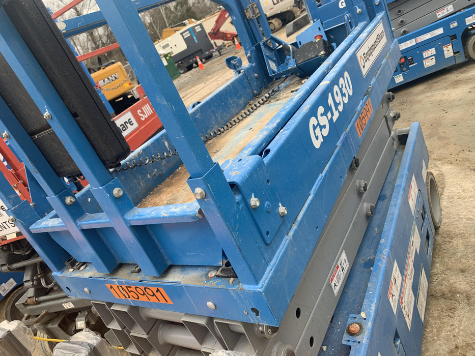 2020 Genie GS-1930 Solid Non Marking Tires, Beacon, Folding rails with half height swing gate