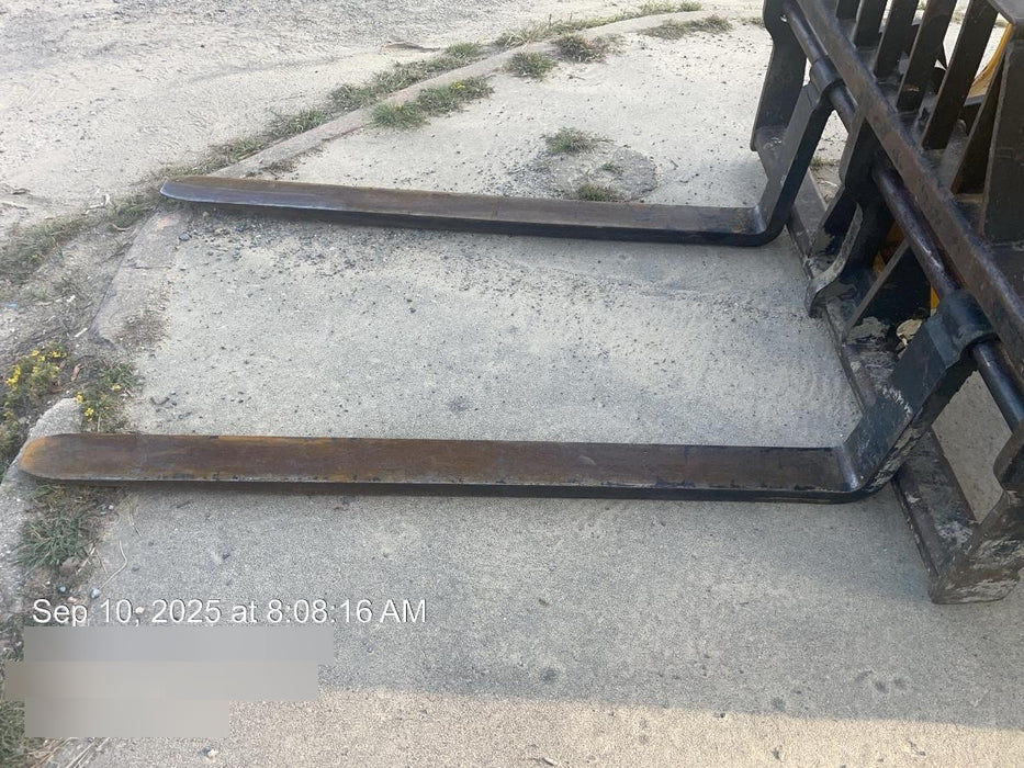 2019 JCB 510-56 Canopy, 74 HP, Solid Tires, STD Worklight, Beacon, Aux Hydraulics, Lifting Eye, Back up Alarm w/66" Carriage/60" Forks