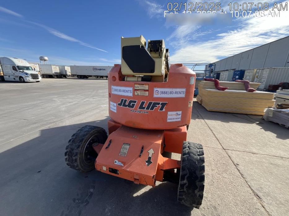 2012 JLG E450AJ