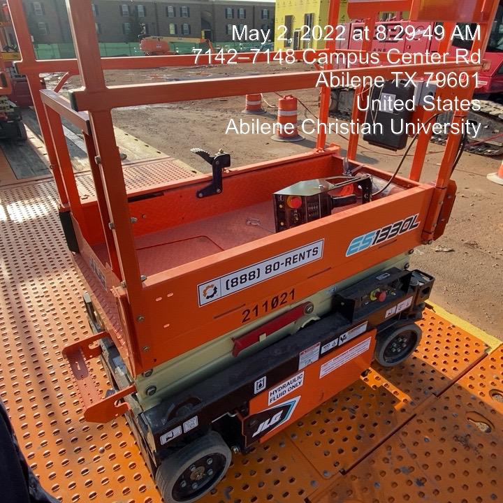 2022 JLG ES1330L