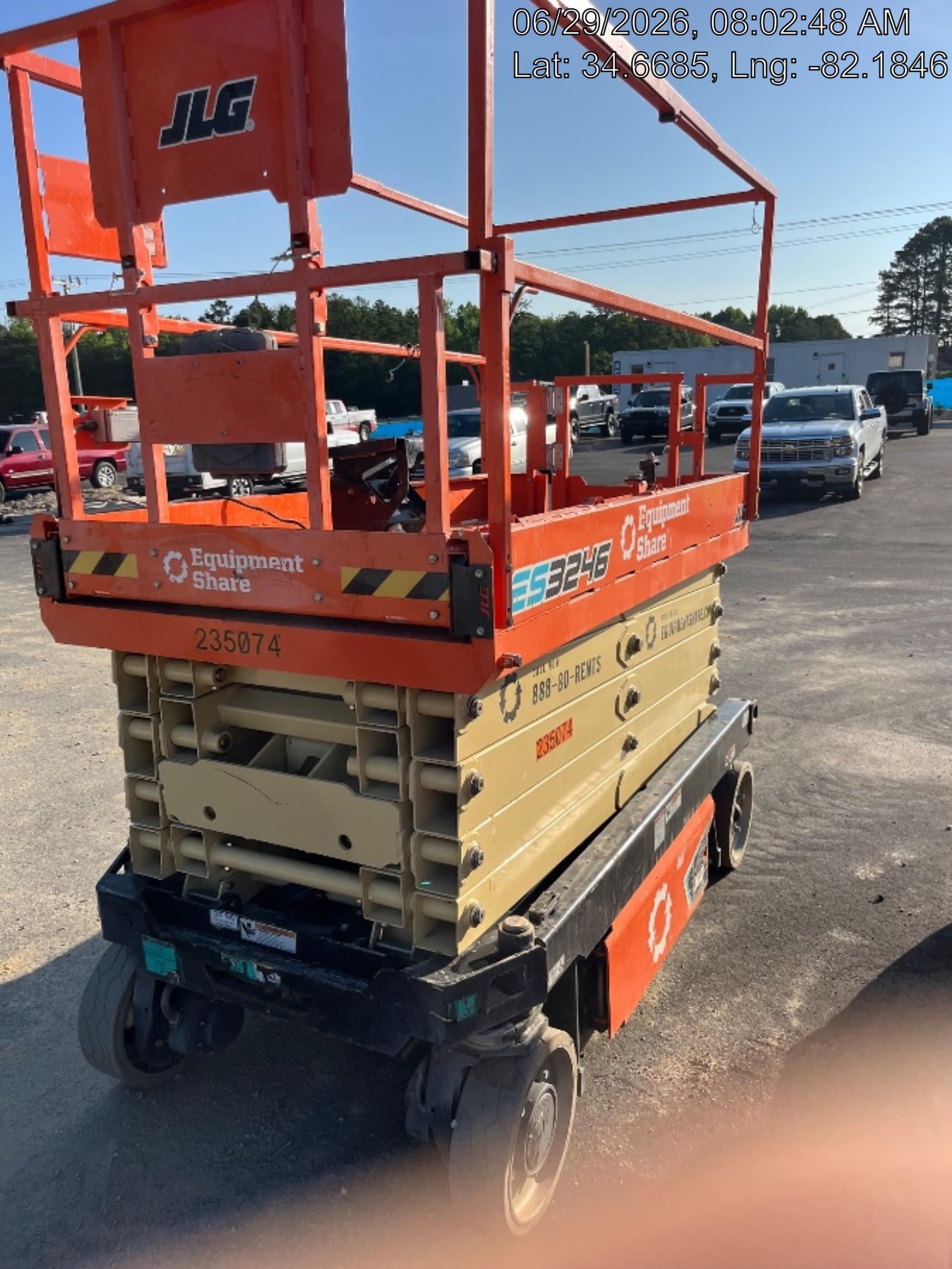 2022 JLG ES3246