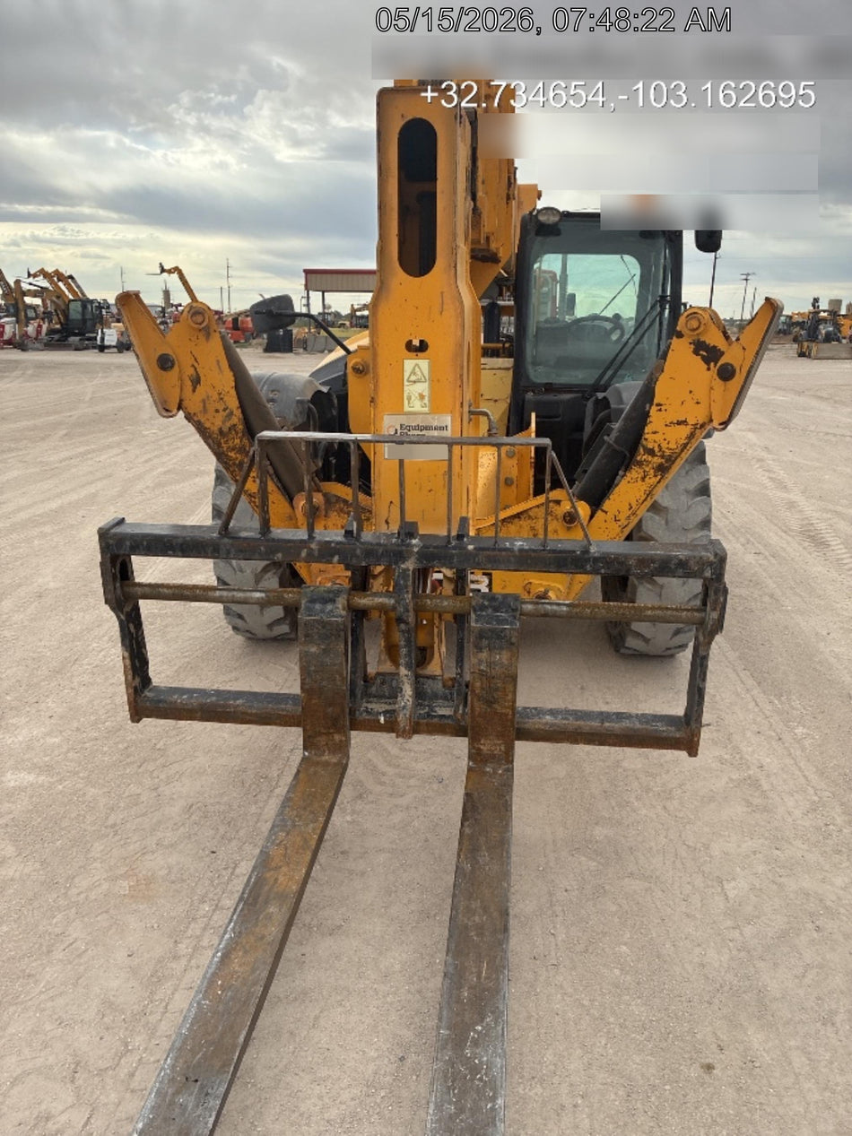2019 JCB 512-56 Enclosed Cab, 109 HP, Solid Tires, Worklights, Beacon, Aux Hydraulics, Lifting Eye w/60" Carriage/60" Forks