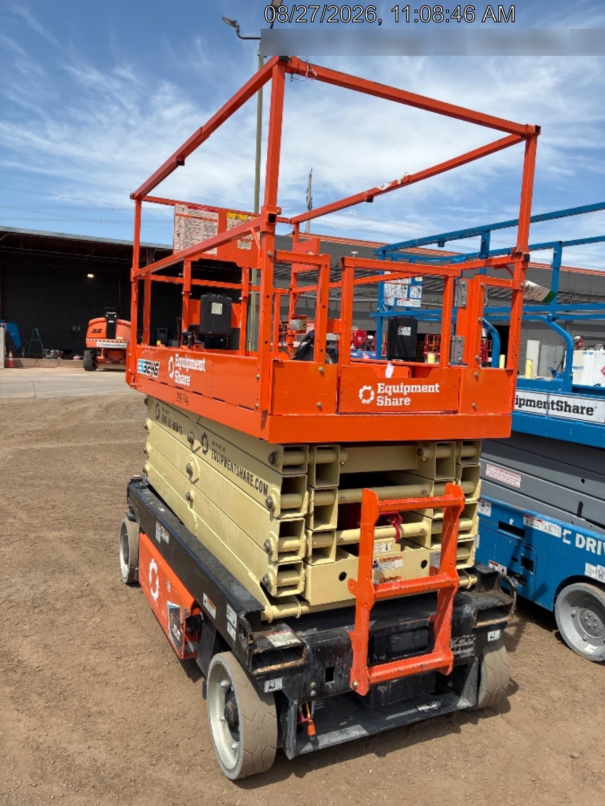 2022 JLG ES3246