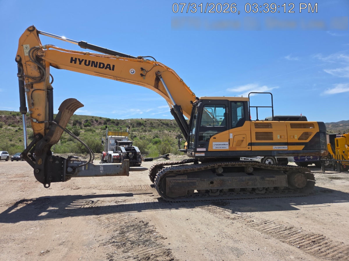 2017 HYUNDAI HX330L