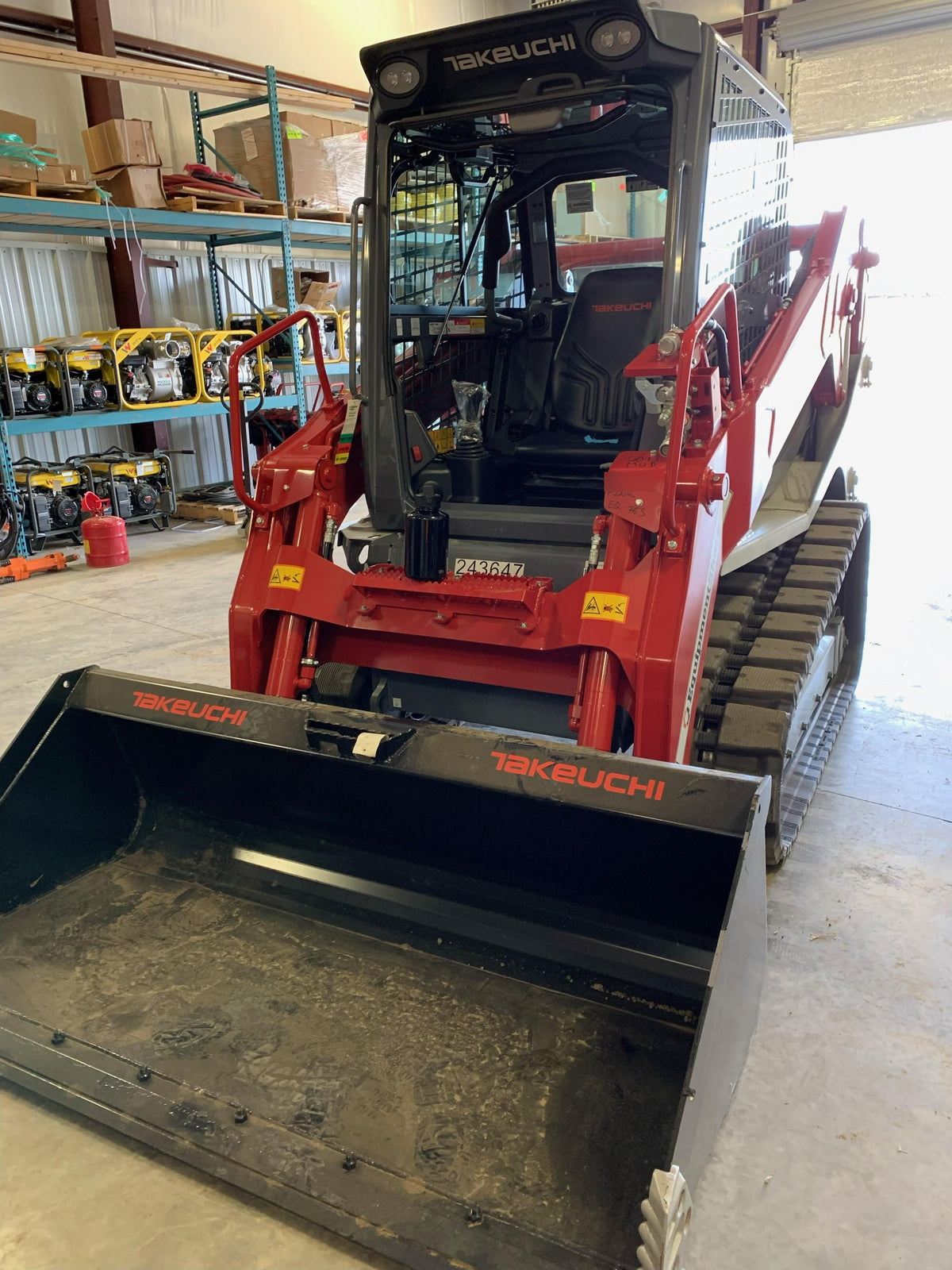 2022 TAKEUCHI TL10V2-CR