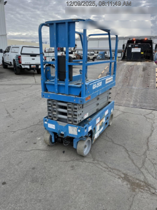 2019 Genie GS-1930 Fixed rails with chain Entry