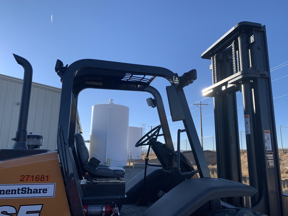 2023 CASE 588H