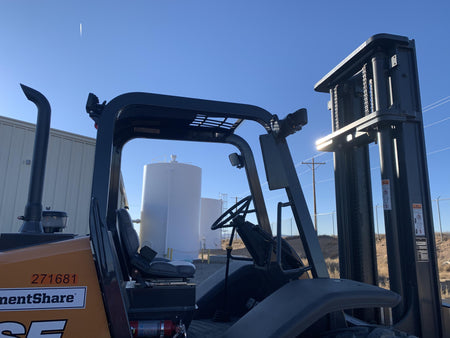 2023 CASE 588H
