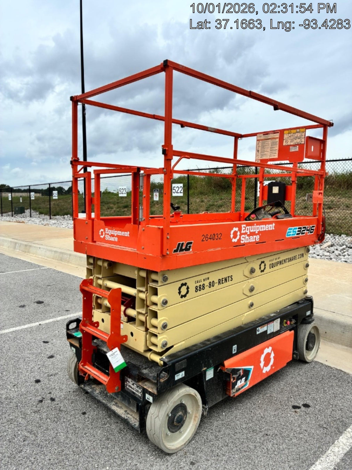 2022 JLG ES3246