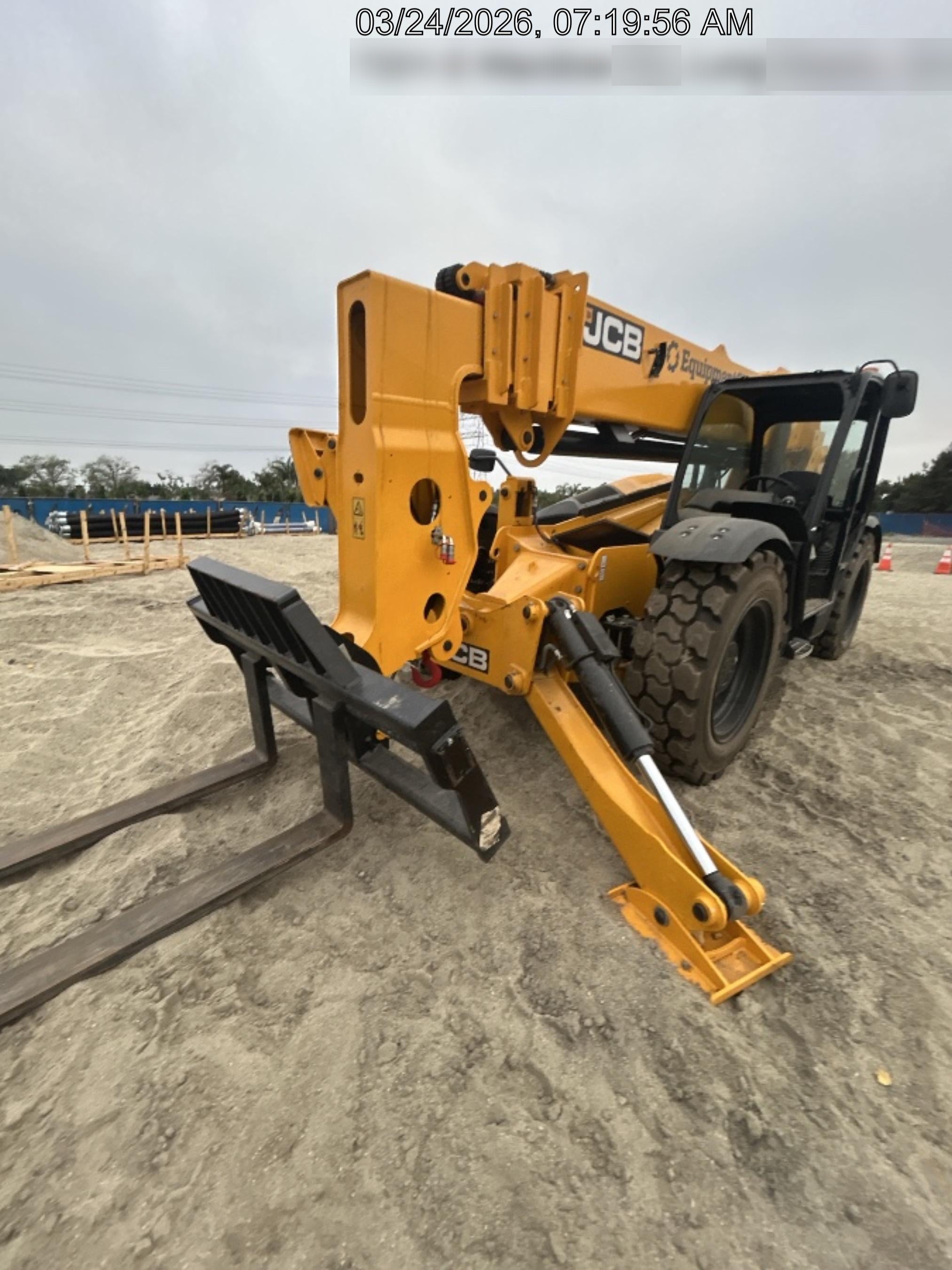 2025 JCB 512-56