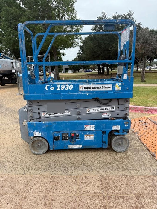 2019 Genie GS-1930 Fixed Rails with Chain Entry