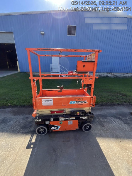 2021 JLG ES1330L