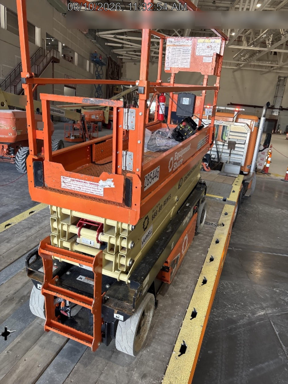 2022 JLG ES2632