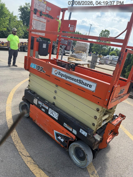 2021 JLG ES1932