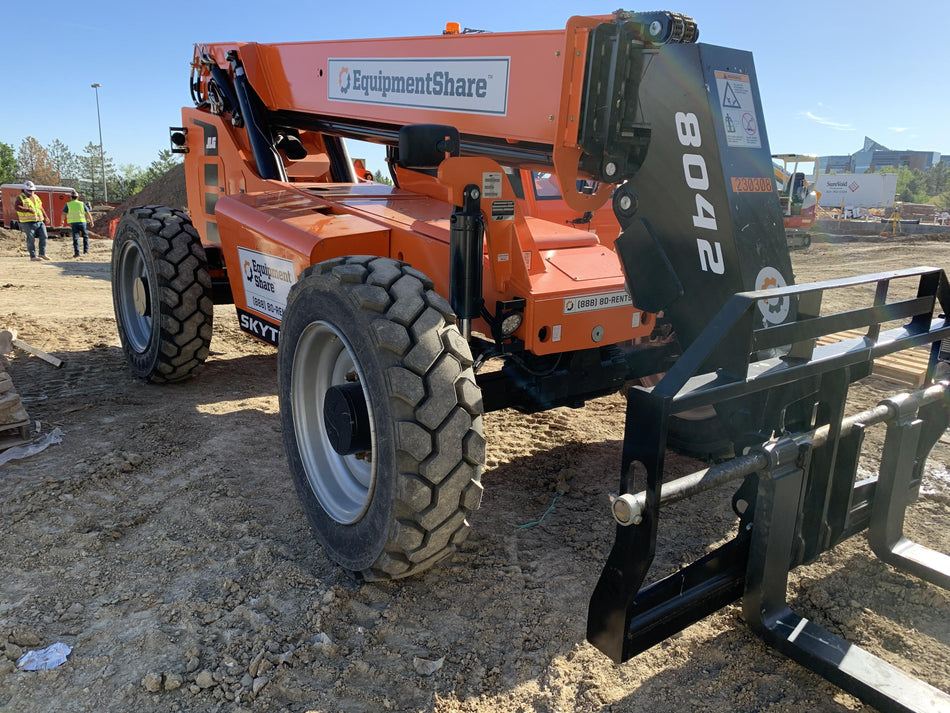 2022 SKYTRAK 8042
