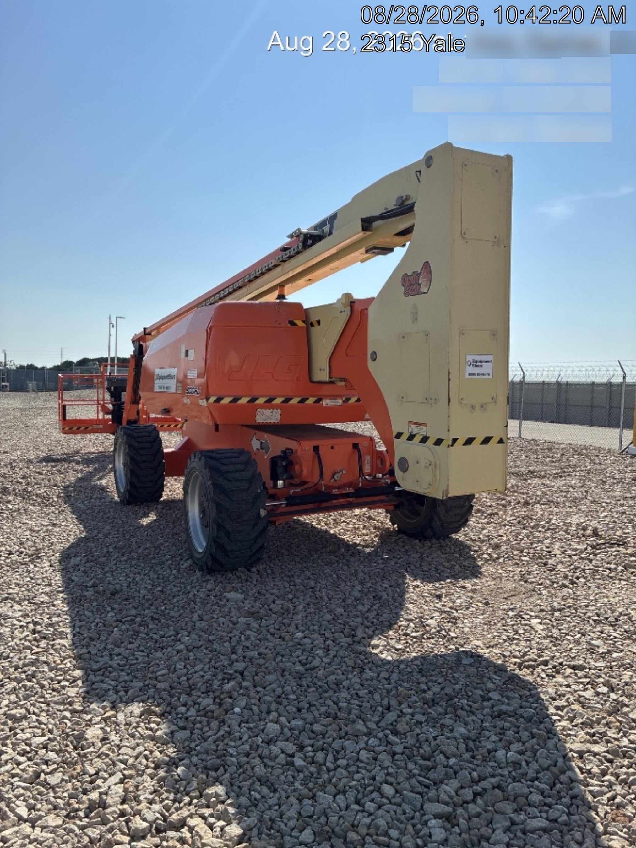 2022 JLG 800AJ