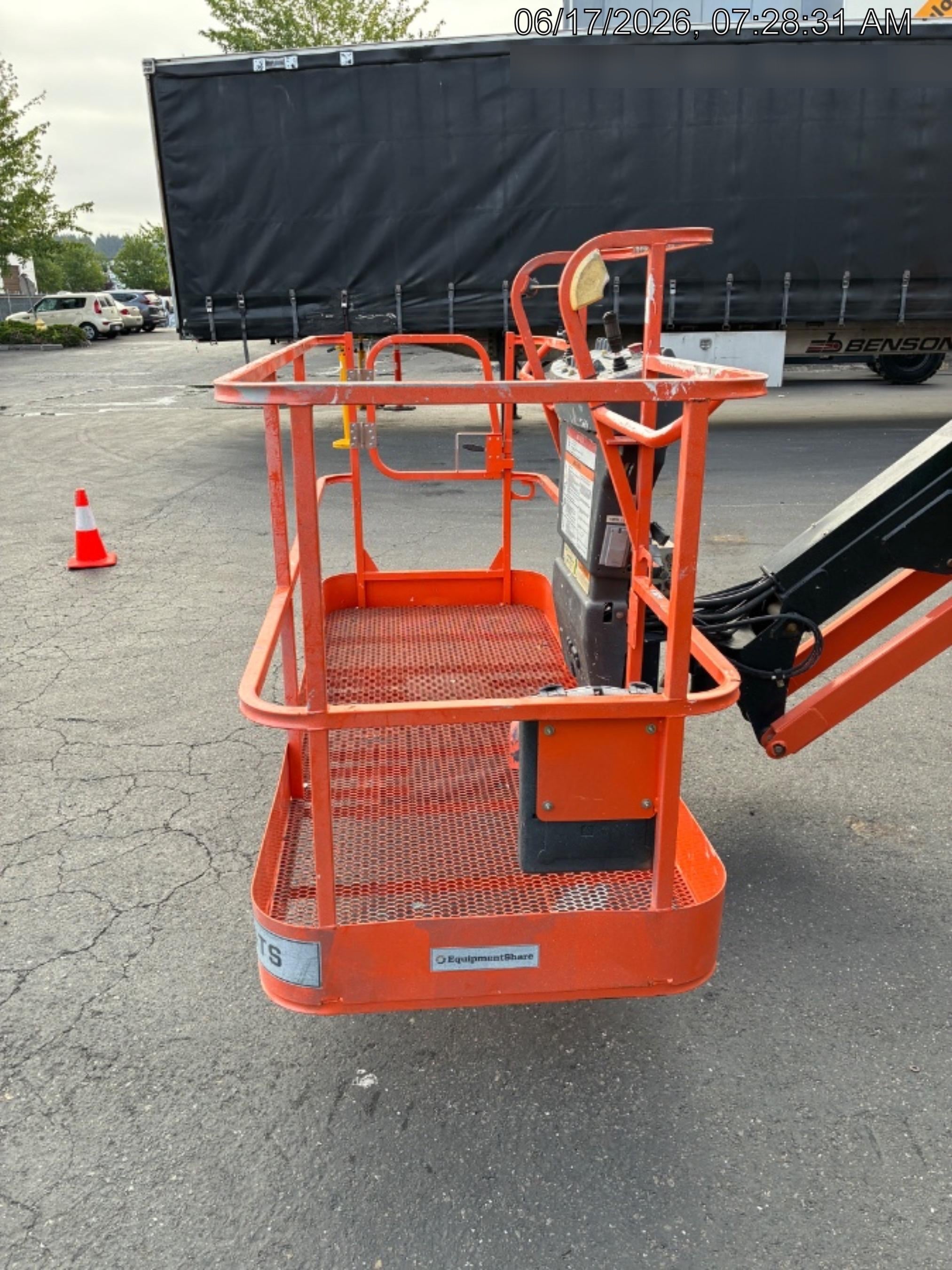 2019 JLG 660SJ