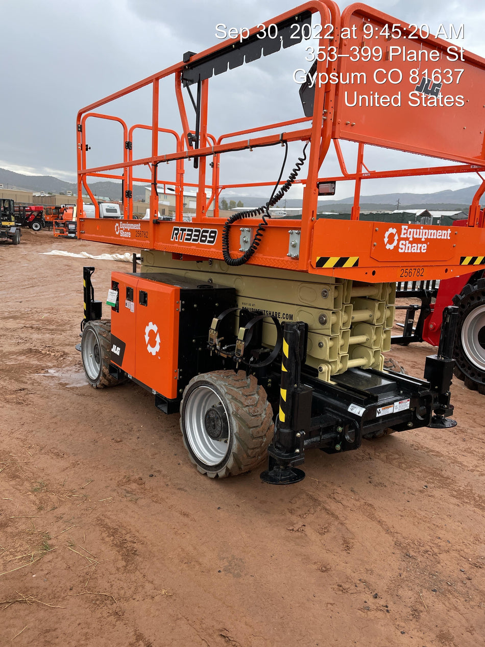 2022 JLG RT3369