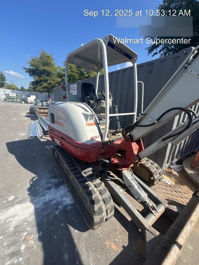 2022 TAKEUCHI TB235-2R