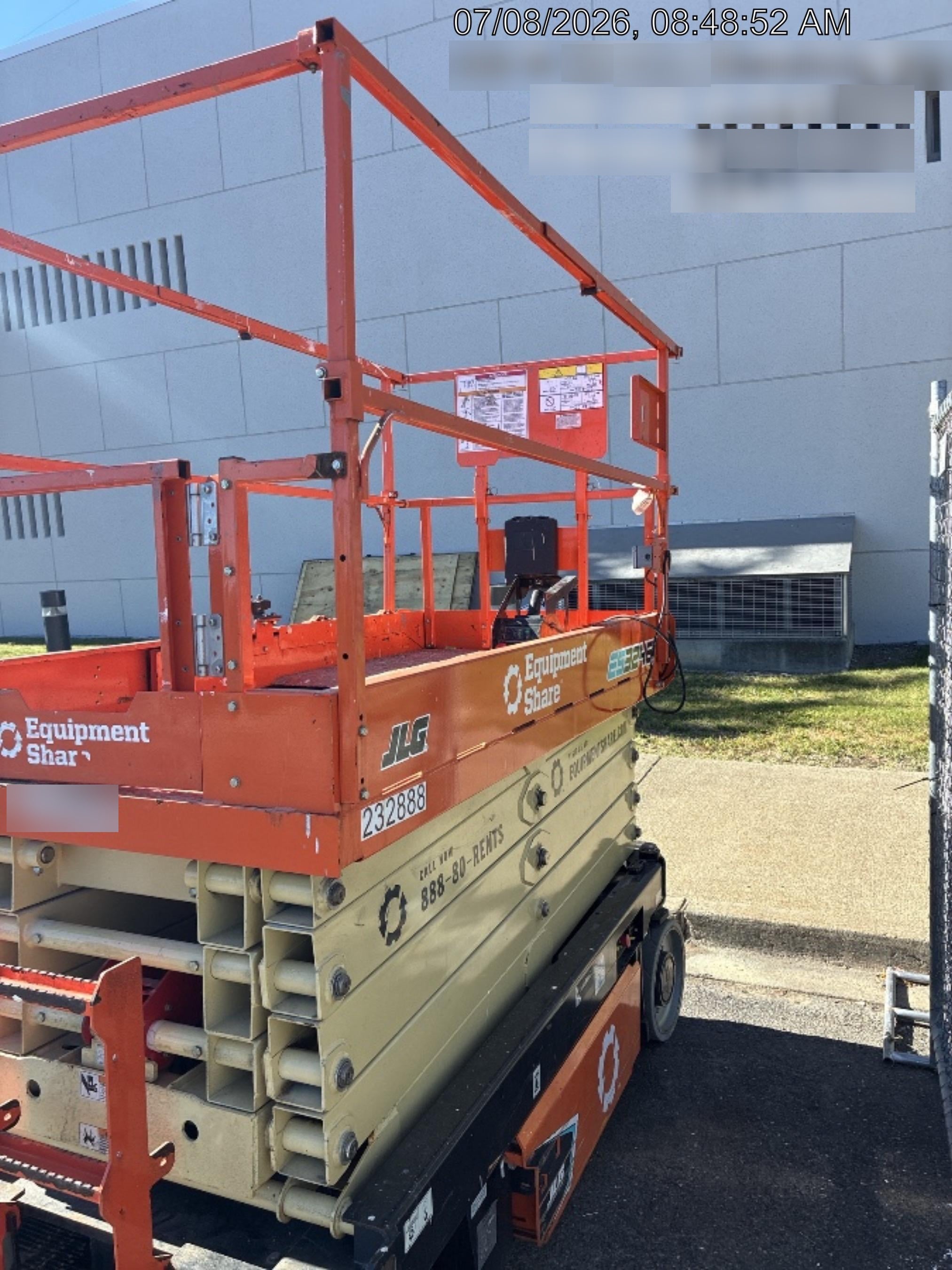 2022 JLG ES3246