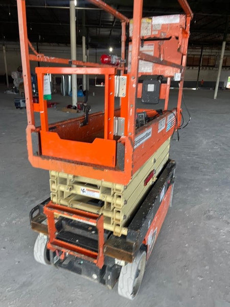 2022 JLG ES1932