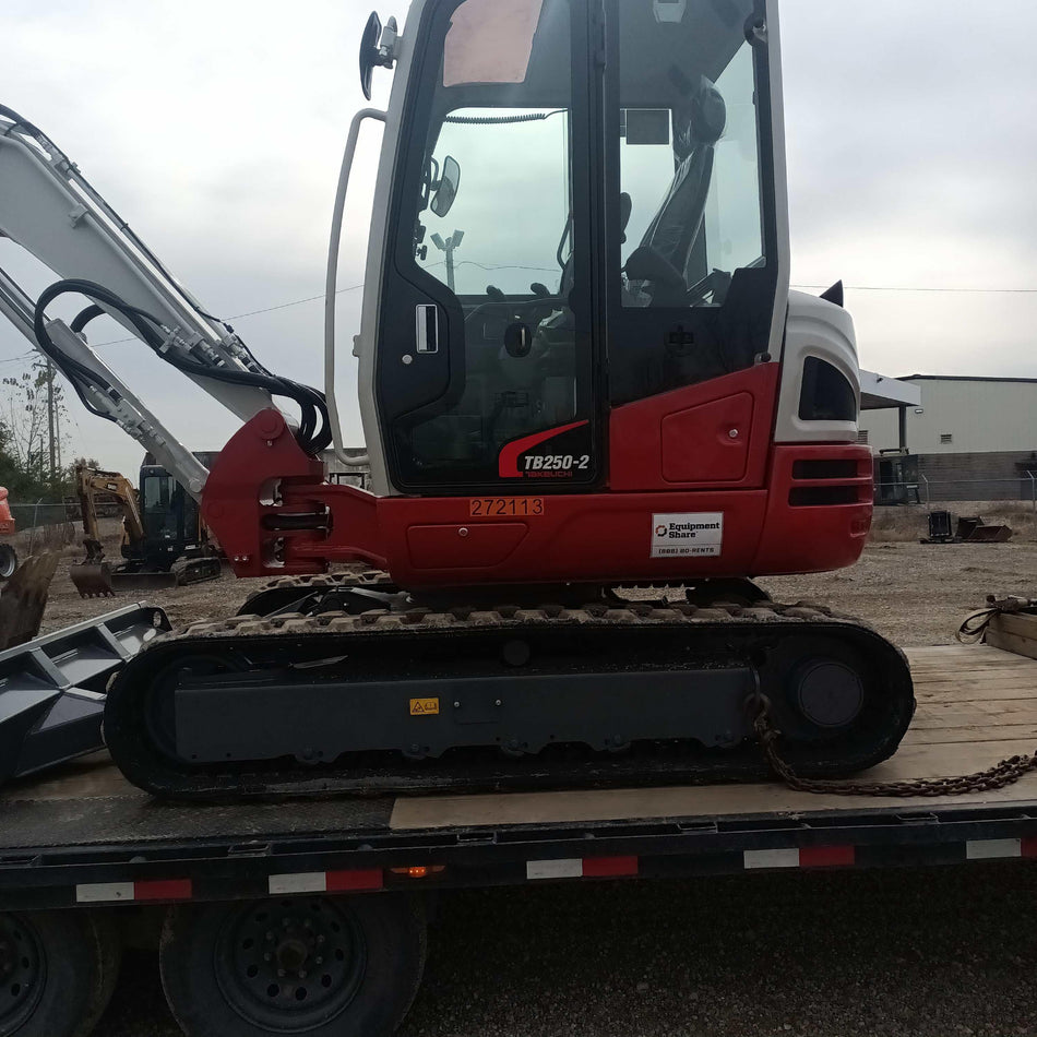 2022 TAKEUCHI TB250-2CR