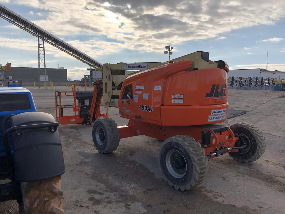 2019 JLG 450AJ