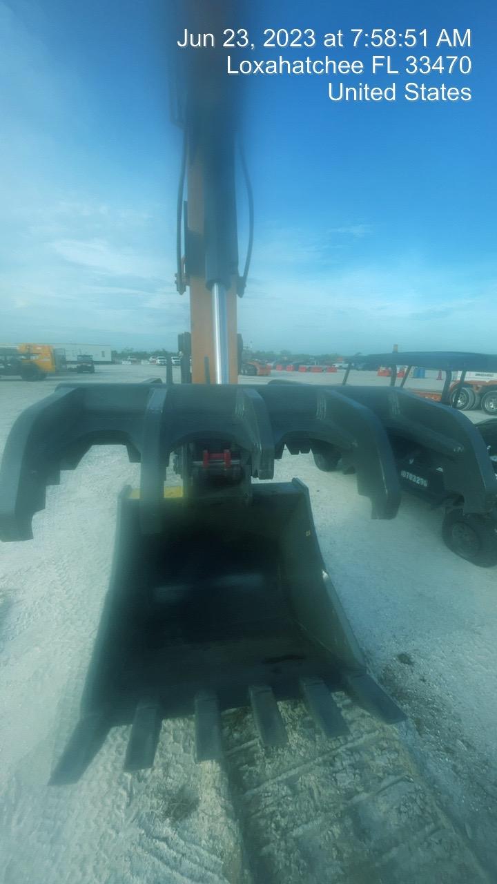 2023 CASE CX220E