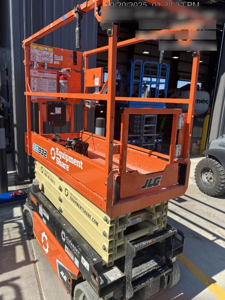 2024 JLG ES1932
