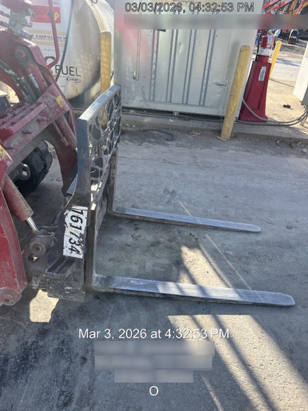 2021 PALADIN 48" Pallet Forks - Paladin