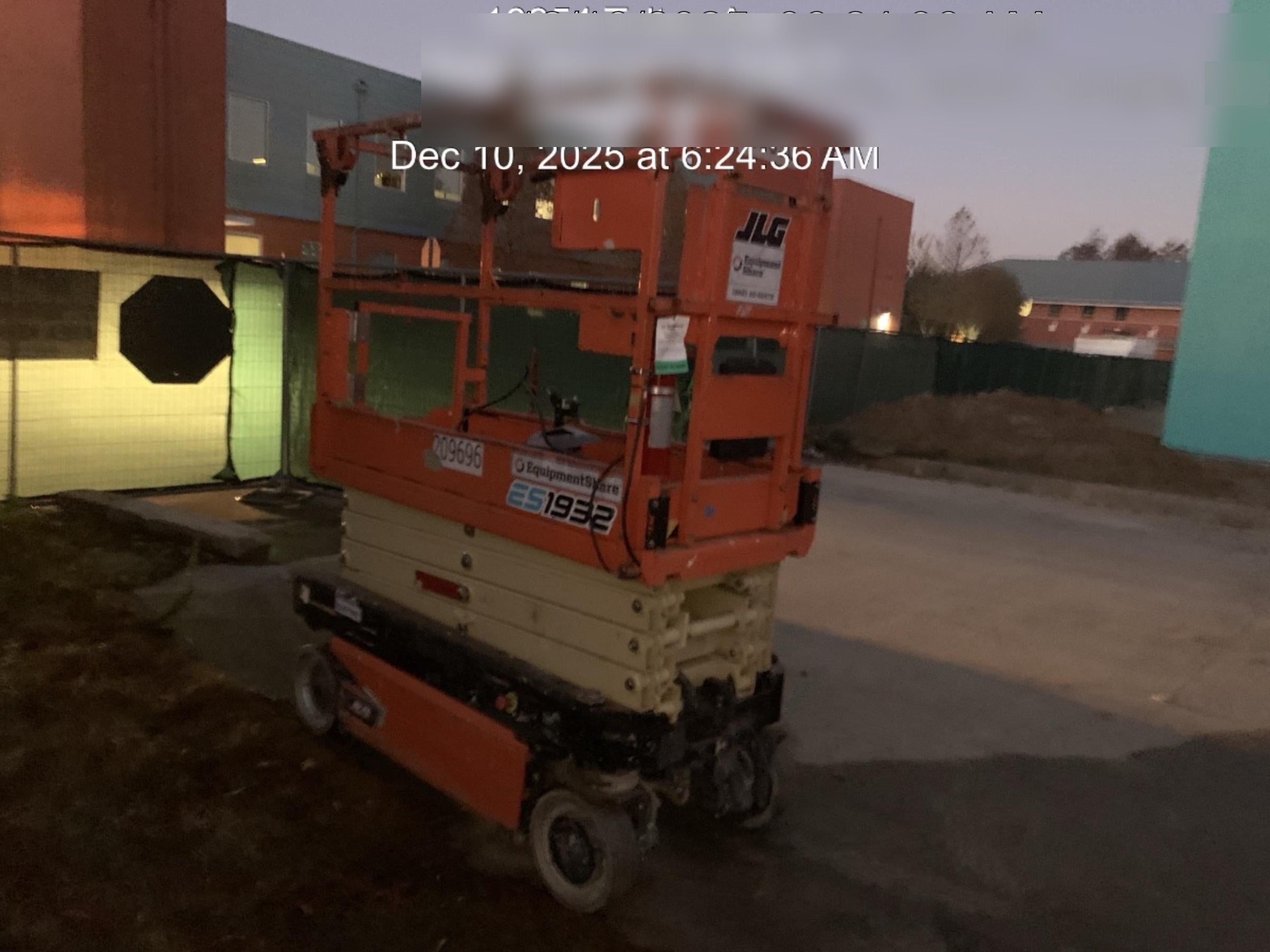 2022 JLG ES1932