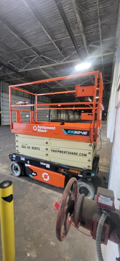 2025 JLG ES3246