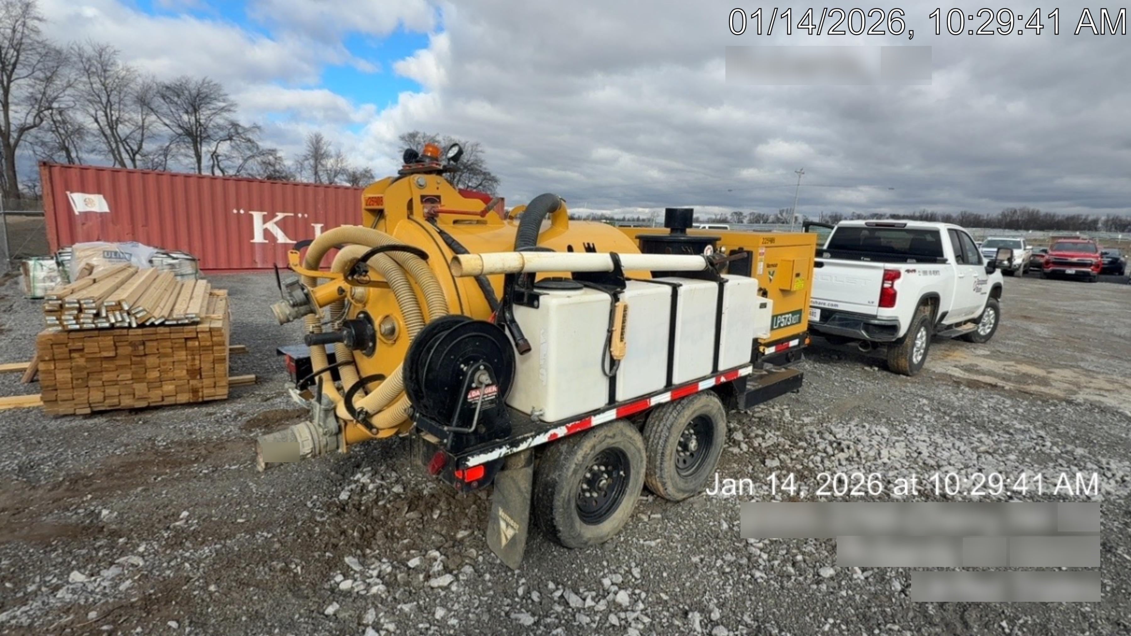 2022 Vac-Tron LP573XDT T4 Koehler Diesel Engine, 500 Gallon Debris Tank, x2 100 Gallon Water Tanks