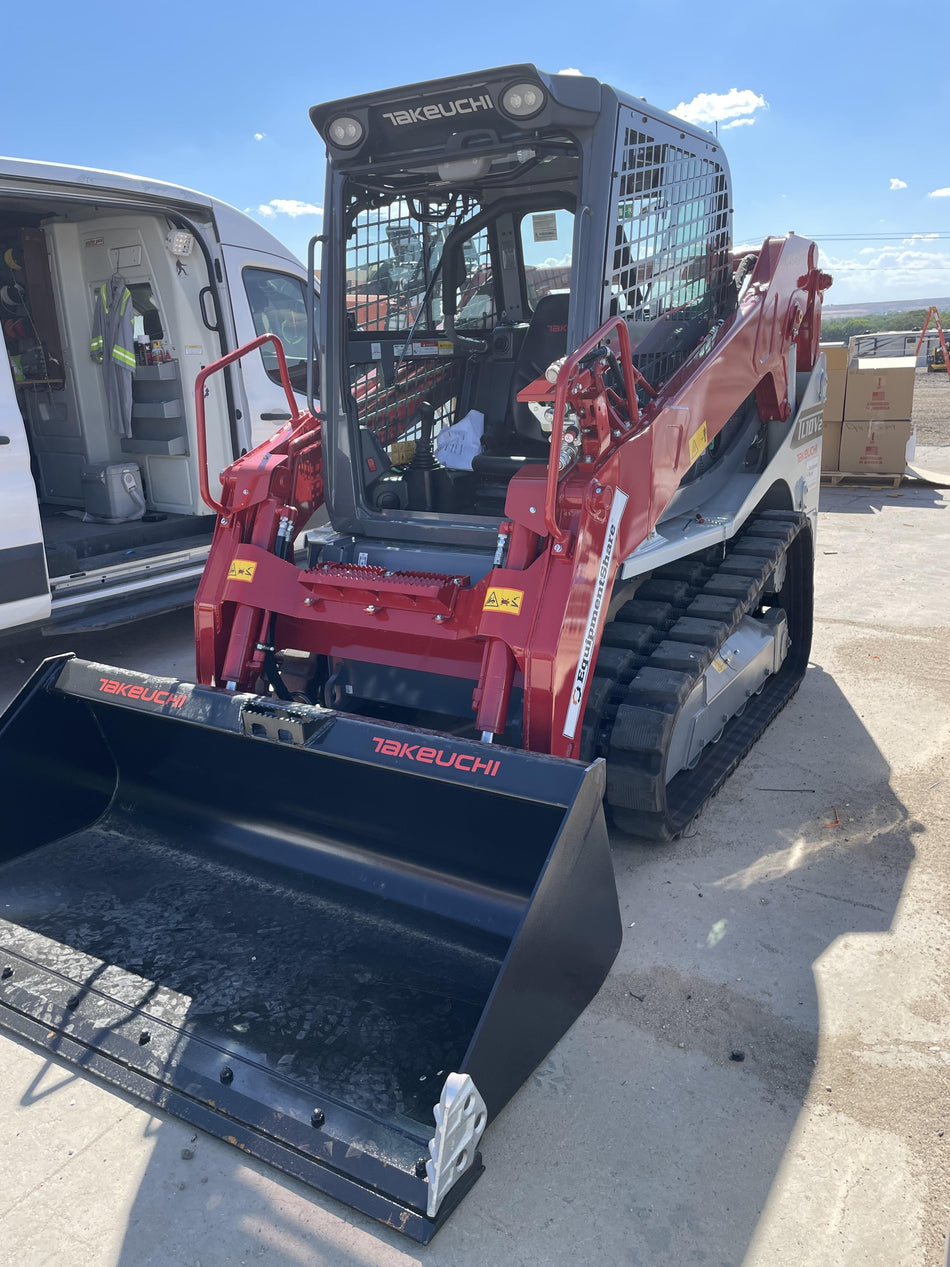 2023 TAKEUCHI TL10V2-CR