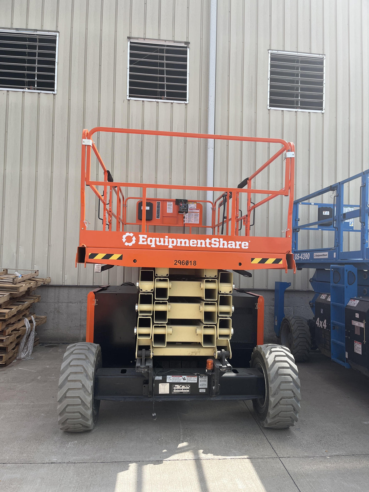 2023 JLG RT4394