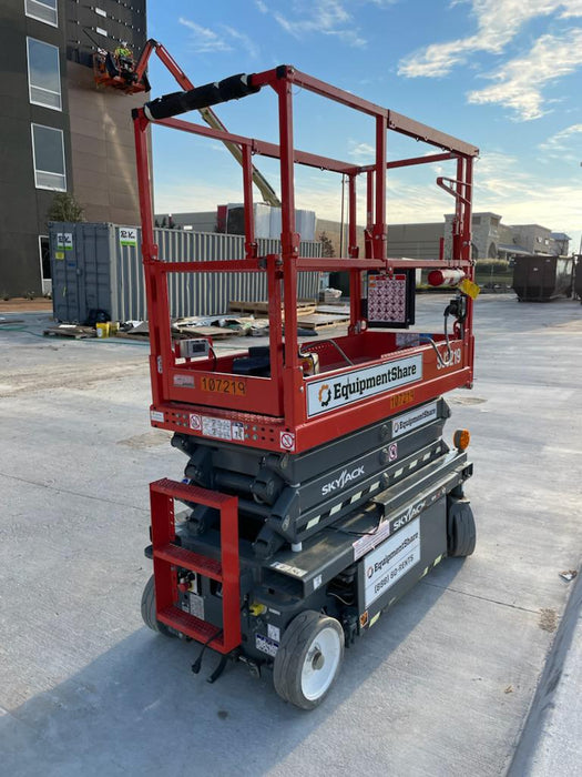 2020 Skyjack SJIII-3219 Solid NM Tires, Half height spring hinged entry gate, Dual Beacons, 800W Inverter