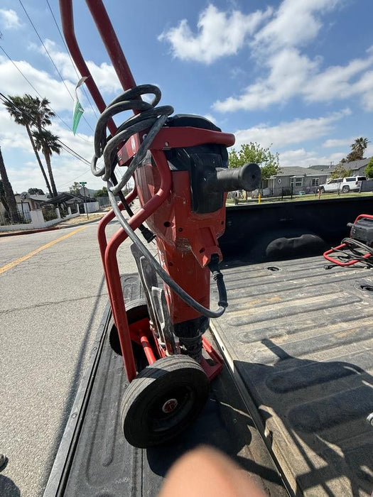 2023 HILTI TE 3000-AVR