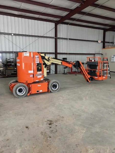 2019 JLG E300AJP