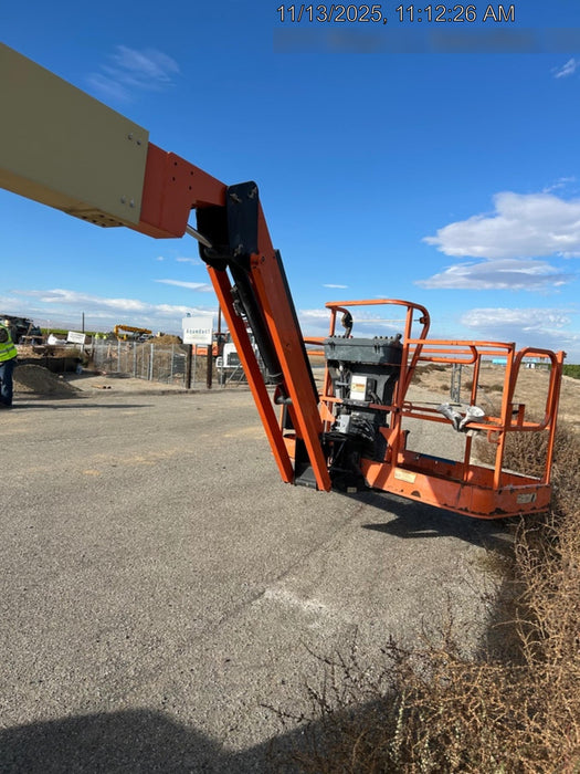 2020 JLG 800AJ
