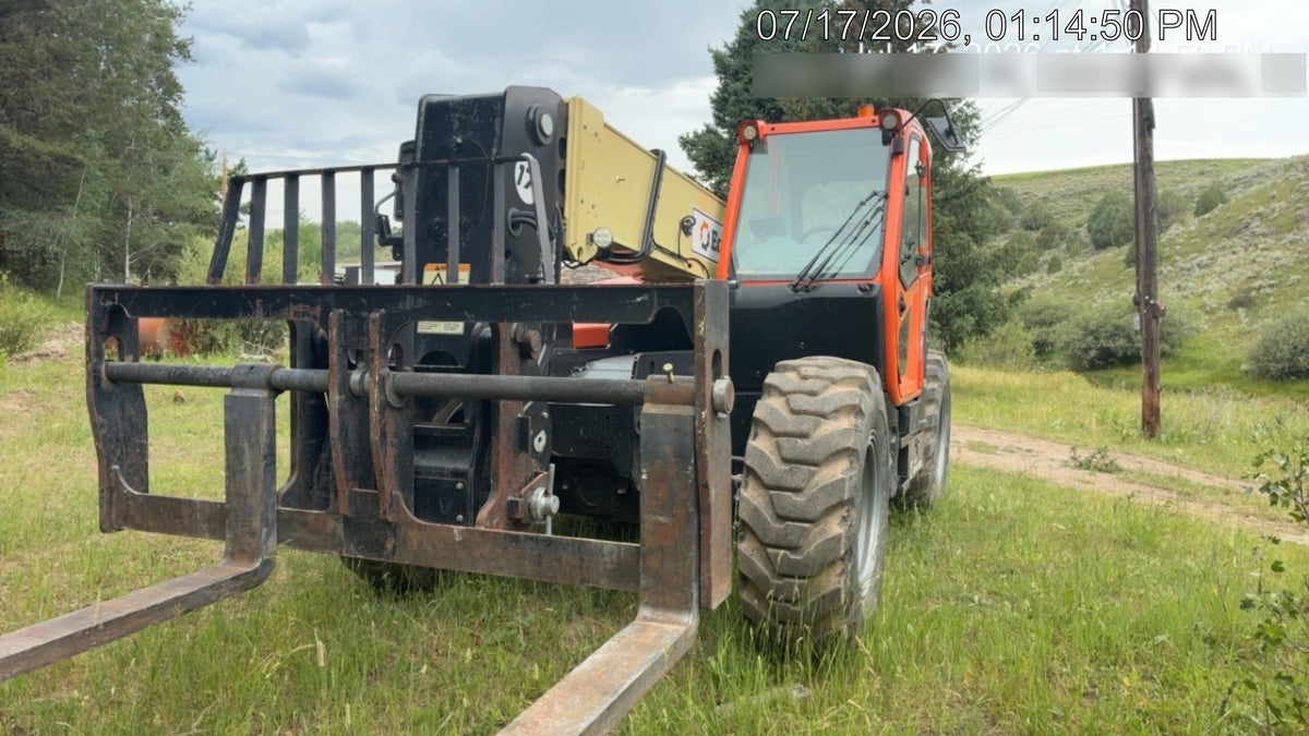 2023 JLG 1732