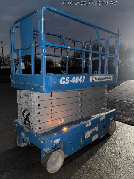 2019 Genie GS-4047 Folding rails with half height swing gate