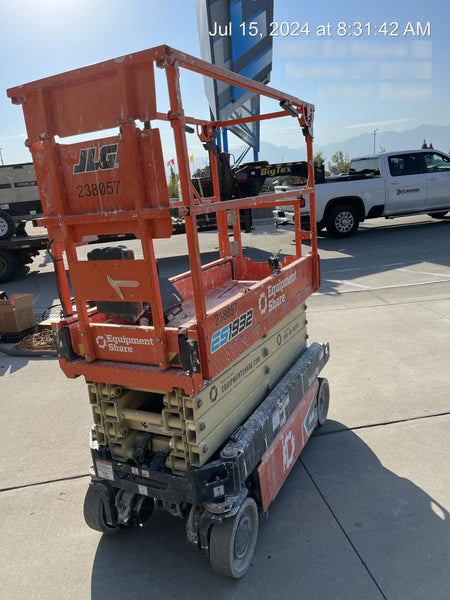 2022 JLG ES1932