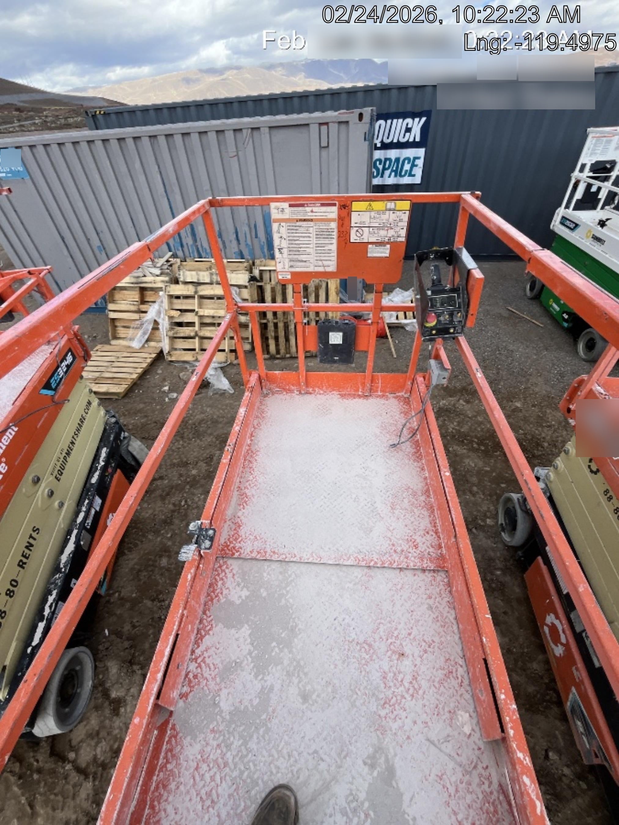 2022 JLG ES3246