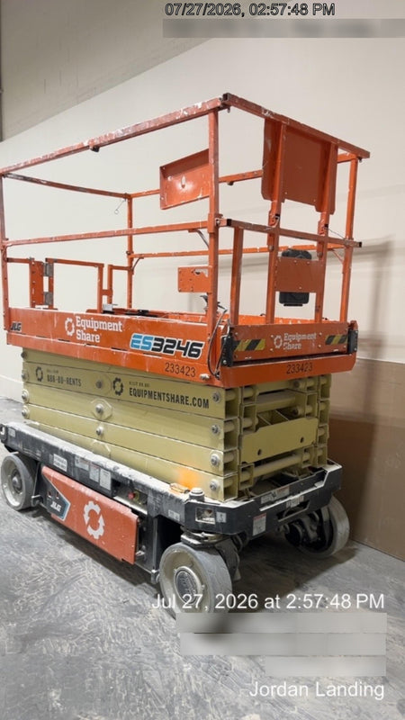 2022 JLG ES3246