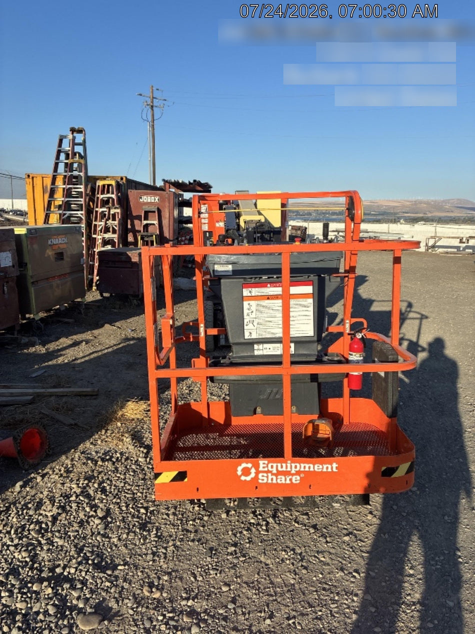 2025 JLG E300AJP