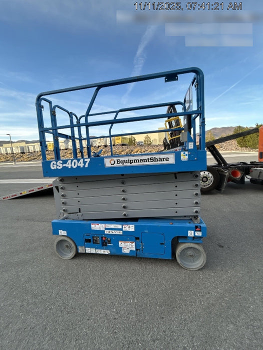 2020 Genie GS-4047 Standard, Folding full height swing gate, 800W Inverter