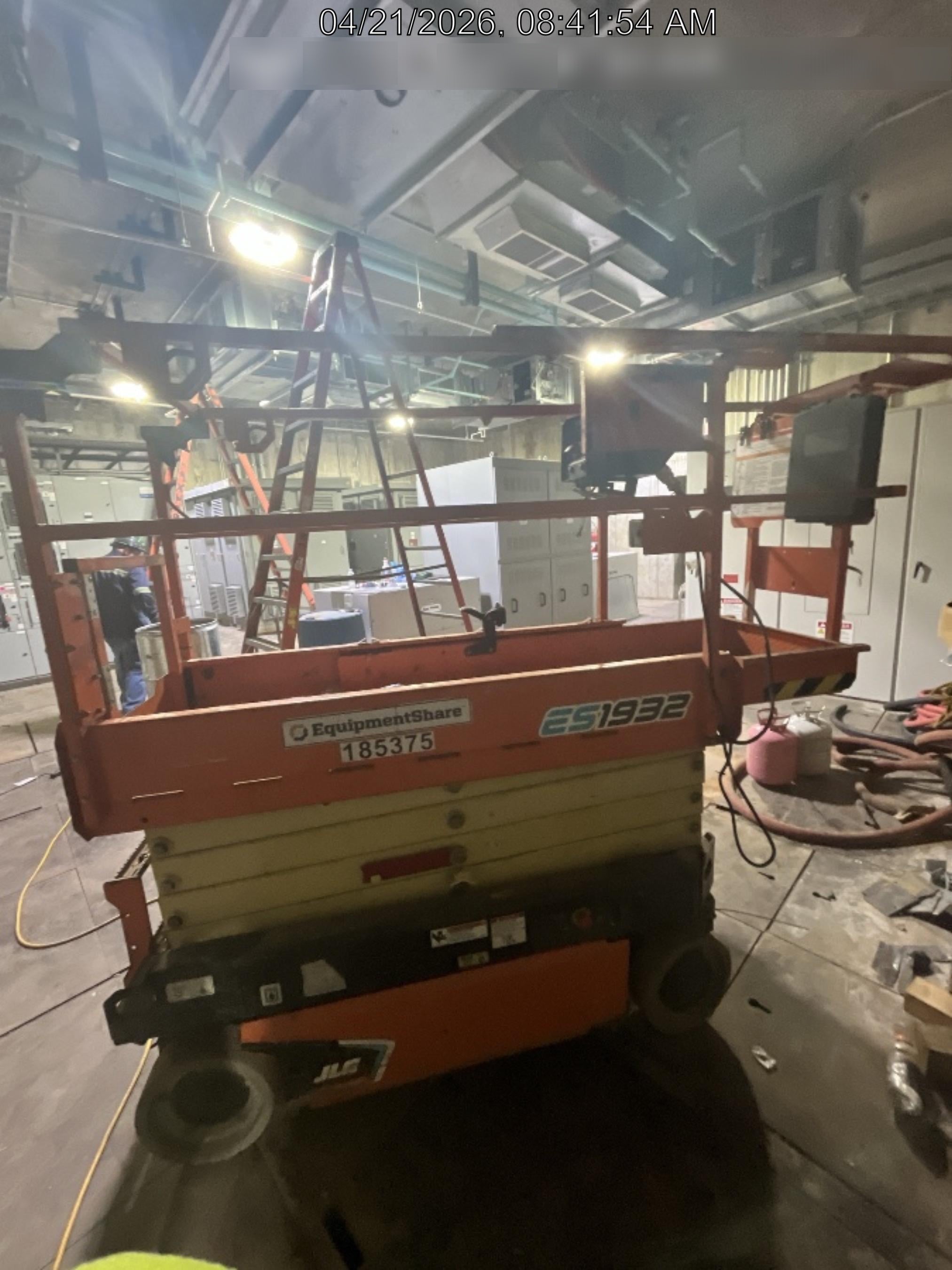 2021 JLG ES1932