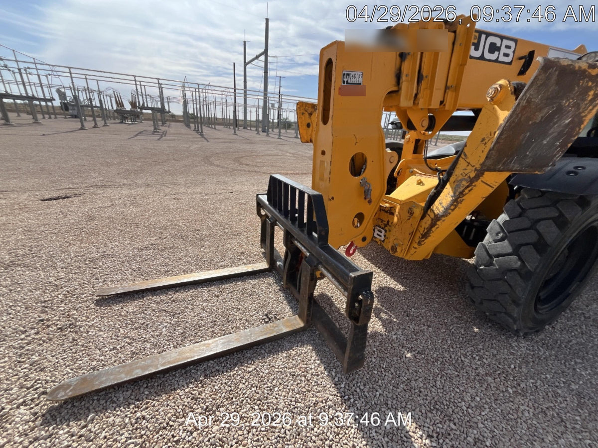 2021 JCB 512-56