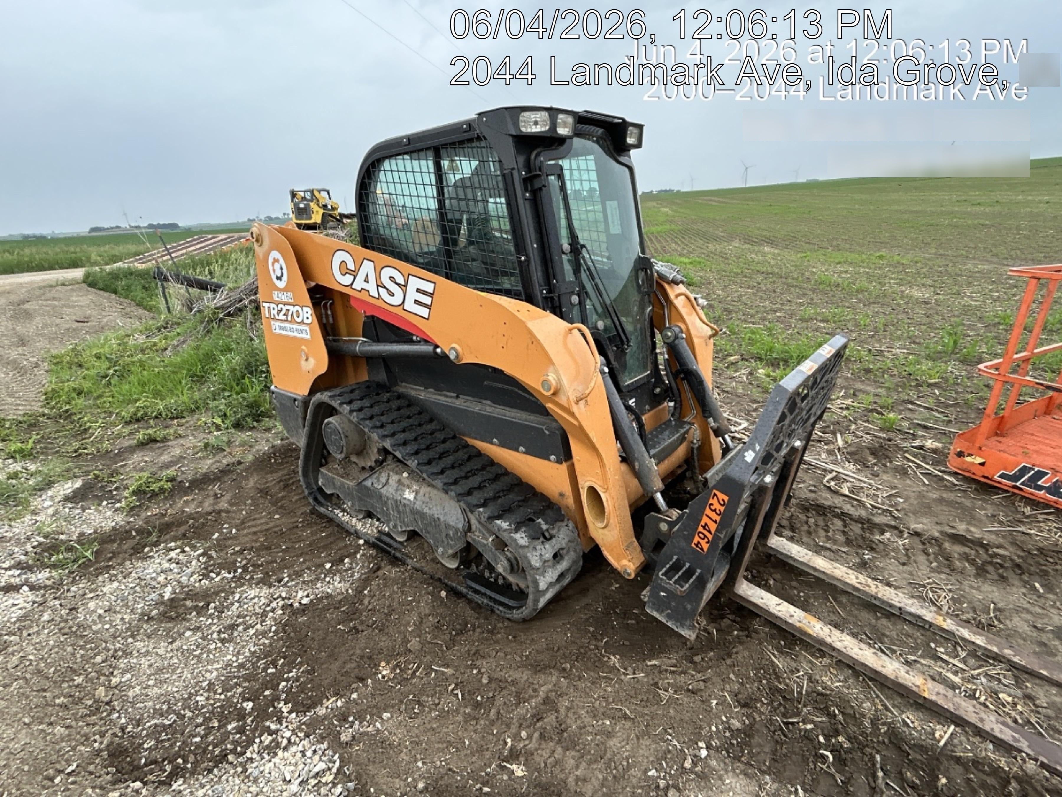 2021 CASE TR270B