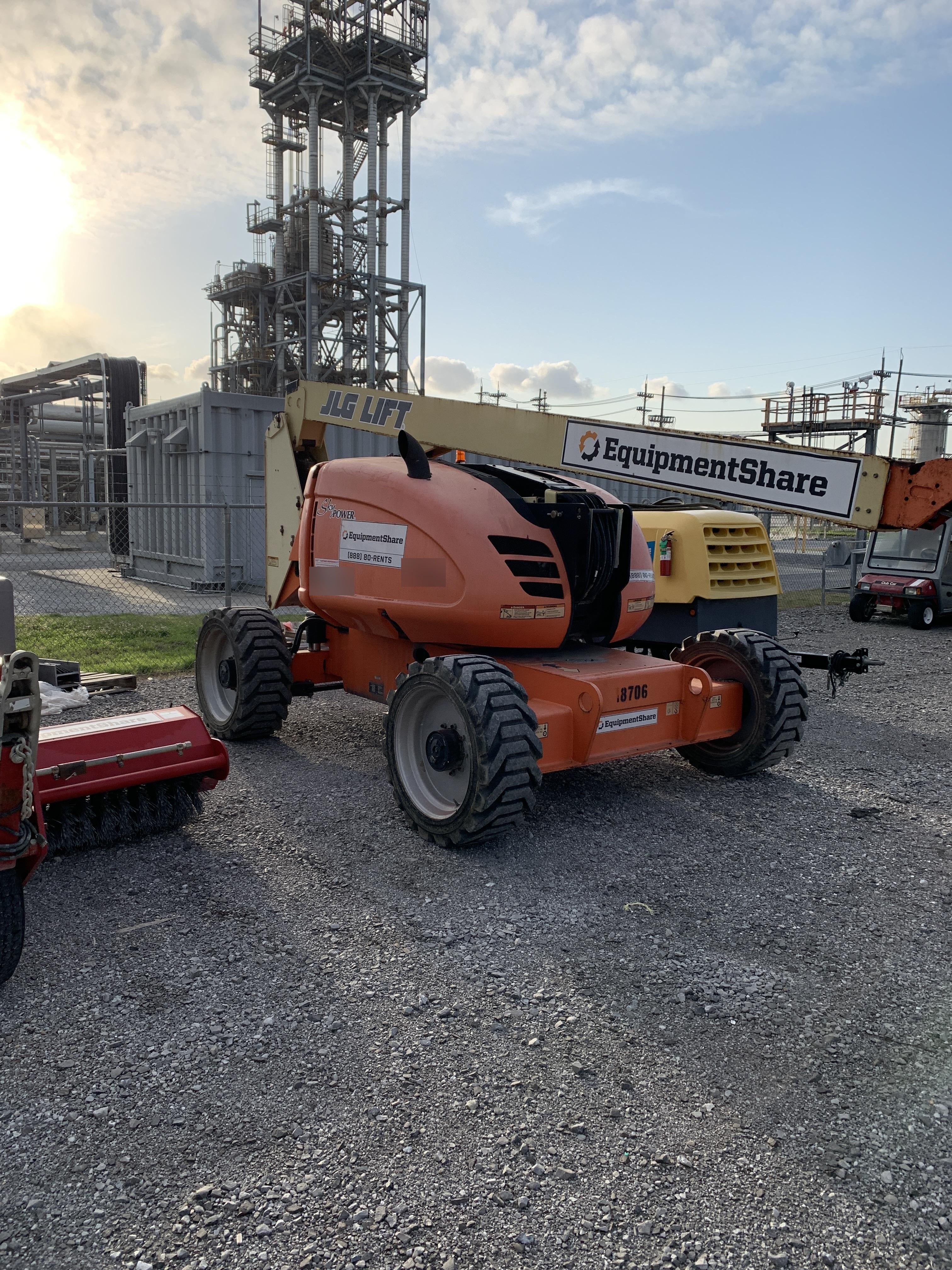 2019 JLG 600AJ